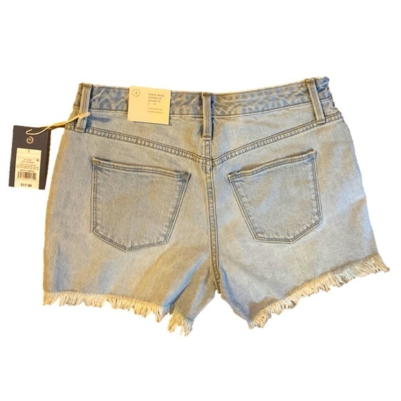 UNIVERSAL Thread Jean shorts Size 2 - Picture 2 of 10